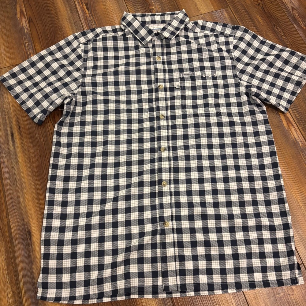 NWOT Columbia PFG Mens MEDIUM Blue Gingham Short Sleeve Fishing Shirt FM1039